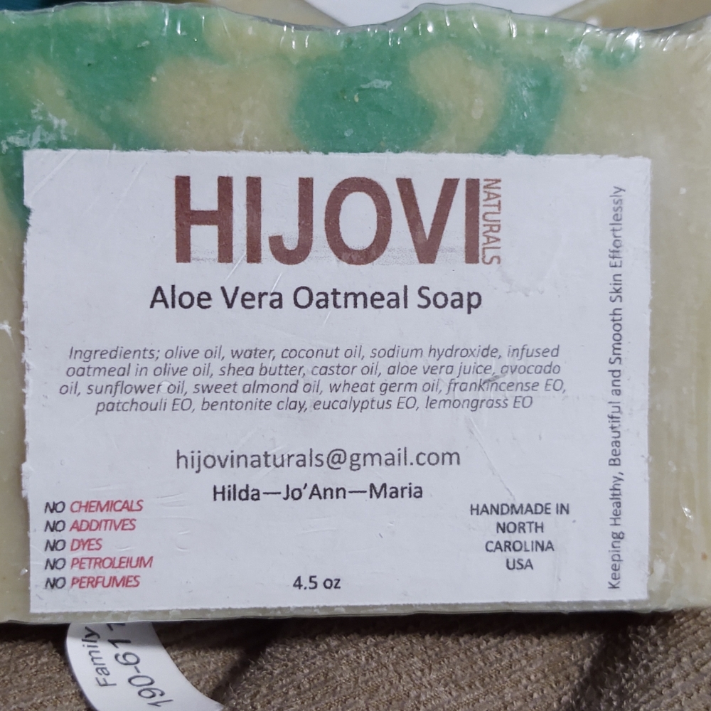 Aloe Vera Oatmeal Soap - Picture 4 of 4